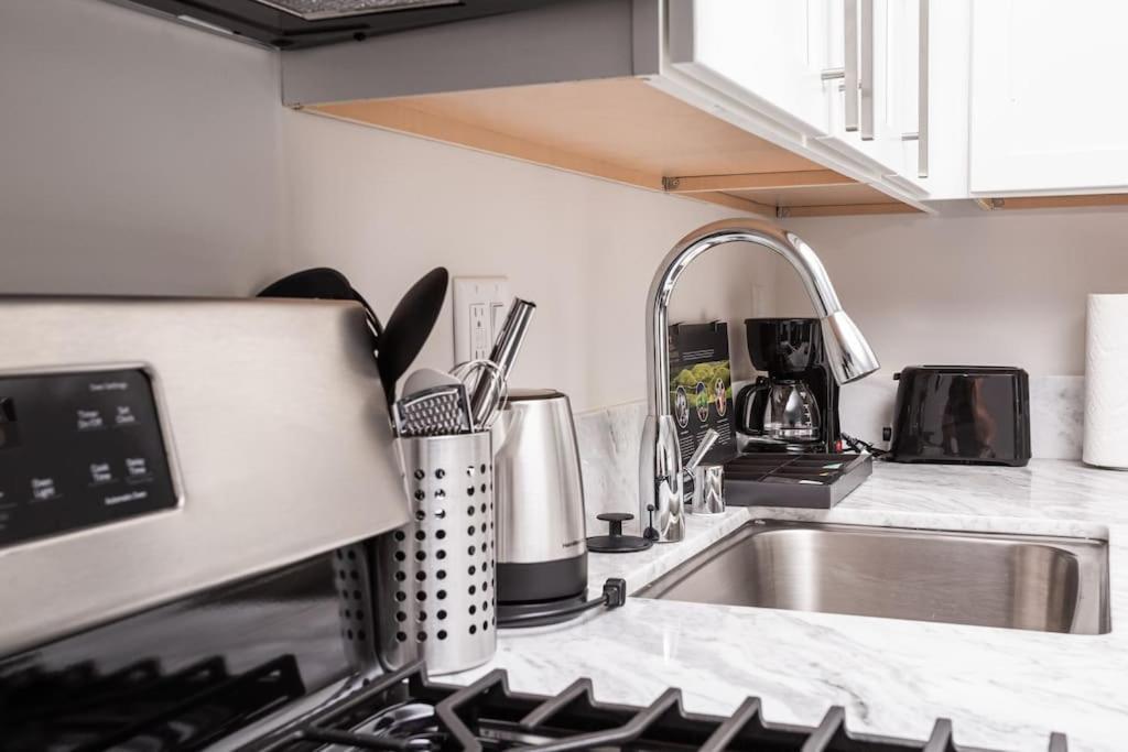 Lovely Studio W Full Kitchen In Heart Of San Diego Exterior photo